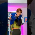 How She Grabs Him 😂